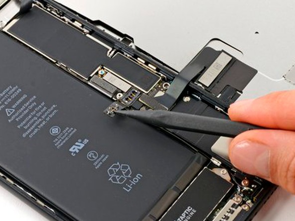 Замена аккумулятора iPhone 7