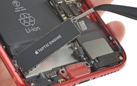 ремонт экрана iPhone SE 2020 в бровары