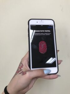 Б\у iPhone покупать со сканером отпечатка или без